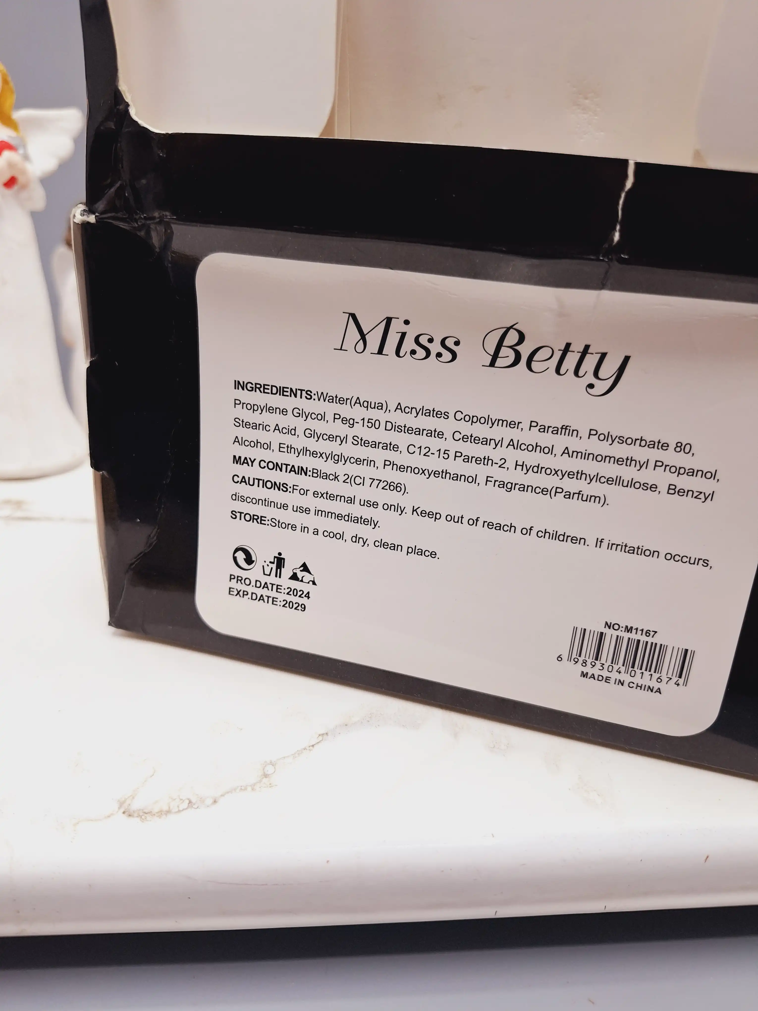ریمل پوکه مشکی شامپاینی Miss Betty کد M1167