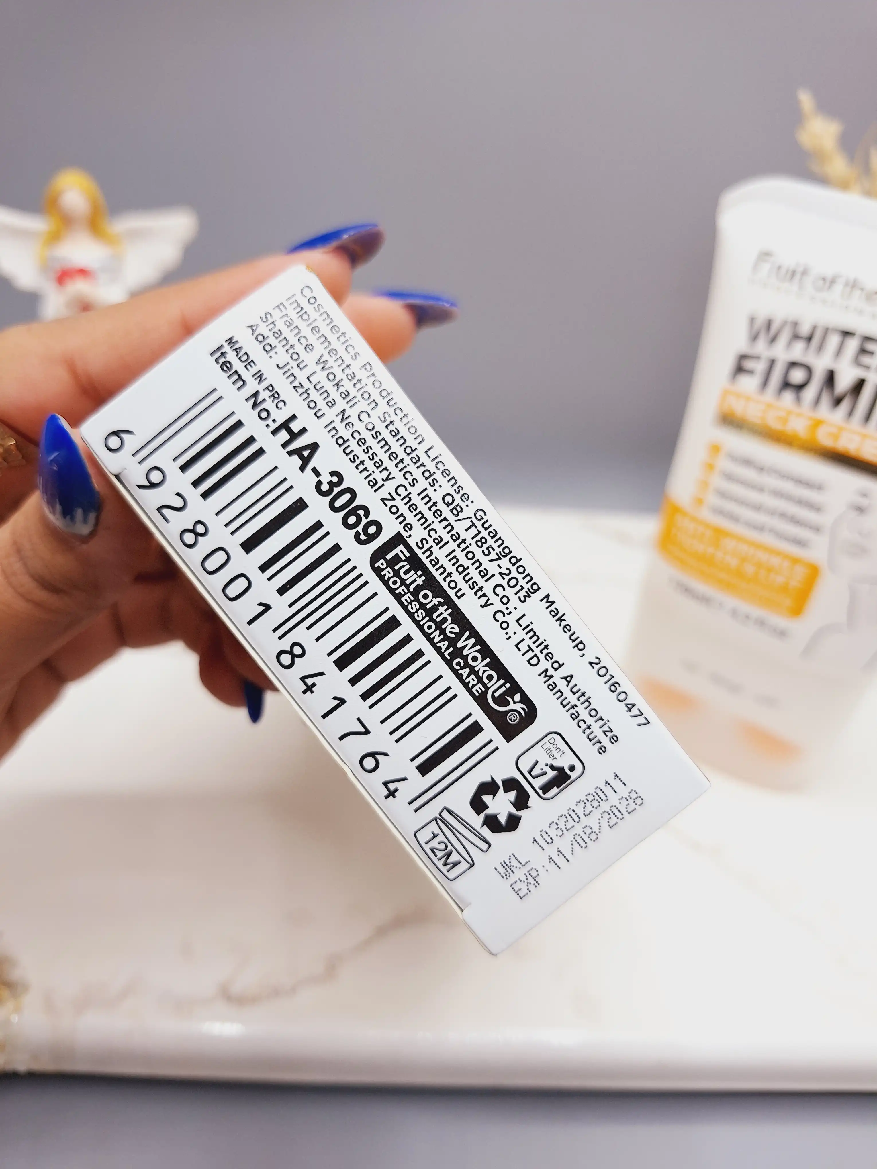 کرم رفع غبغب ماساژور دار مخصوص گردن و صورت وکالی wokali حجم 120 میل اصلی کد HA-3069